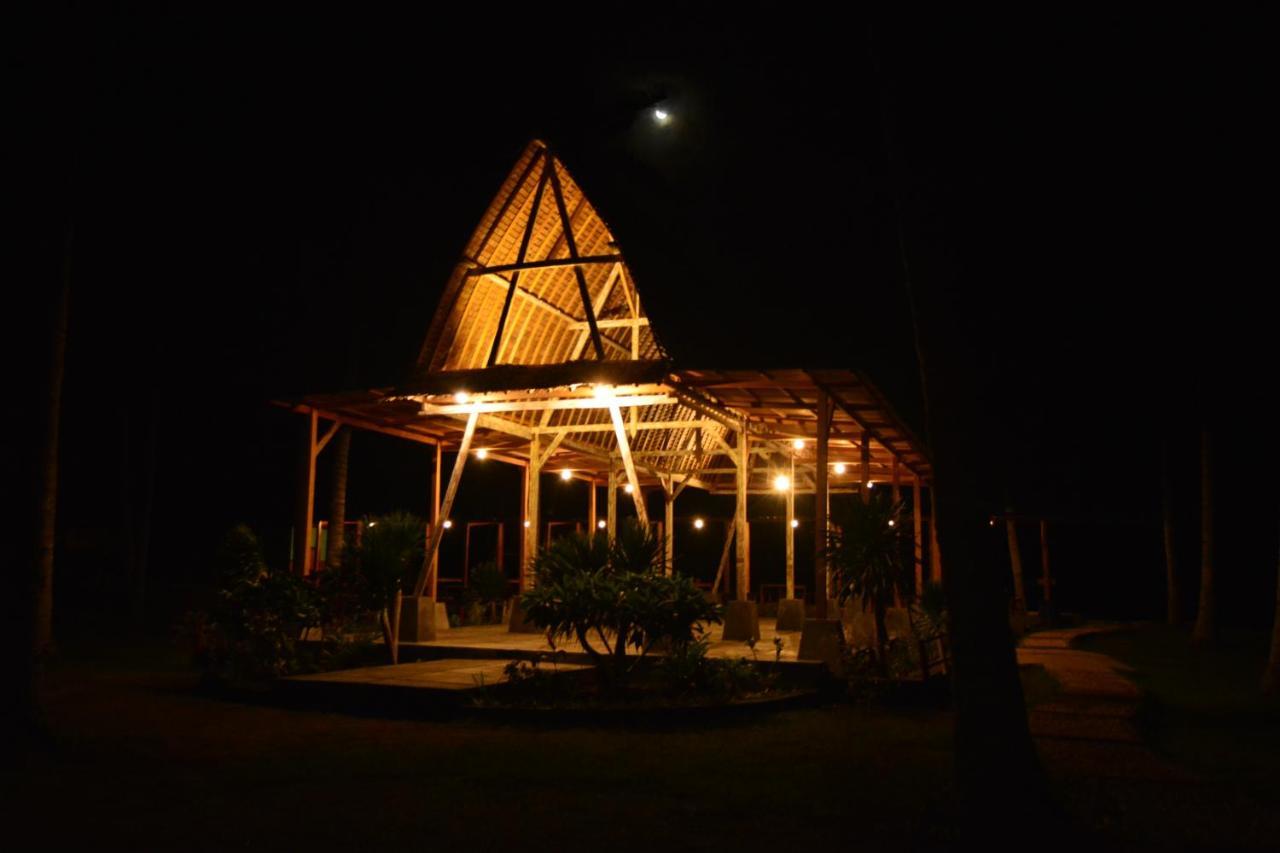 Sunari Beach Resort Selayar Matalalang Exteriér fotografie