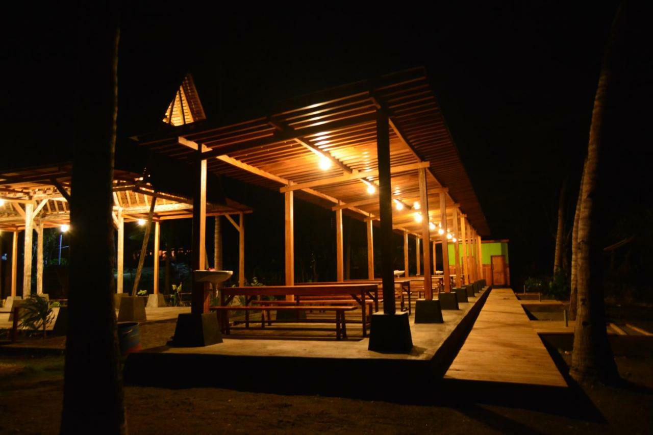 Sunari Beach Resort Selayar Matalalang Exteriér fotografie